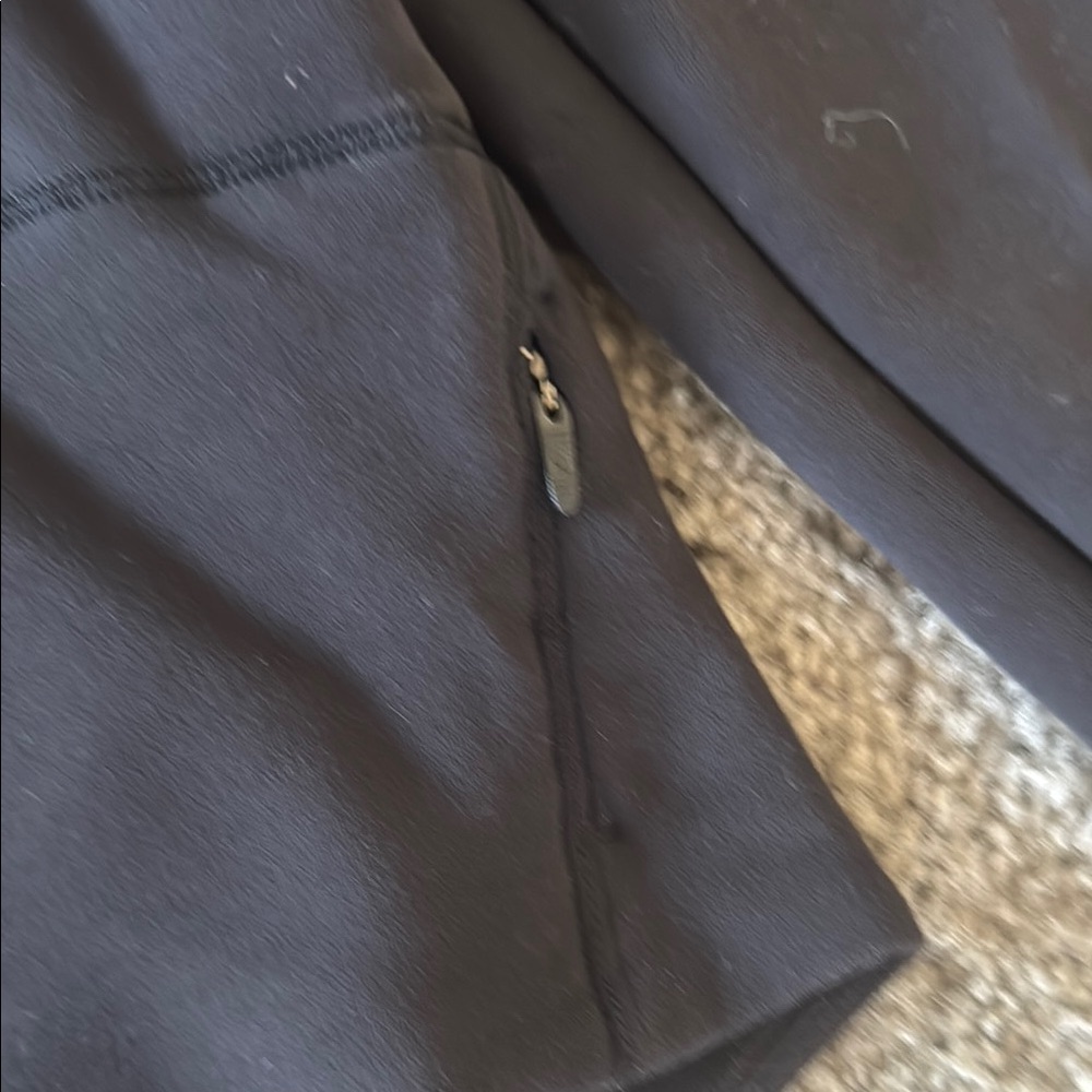 Lululemon Athletica Black Fitted Long Sleeve crop running top - Picture 2 of 5